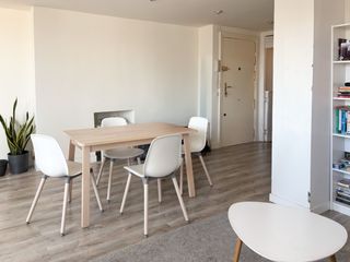 Mesa de comedor con 4 sillas