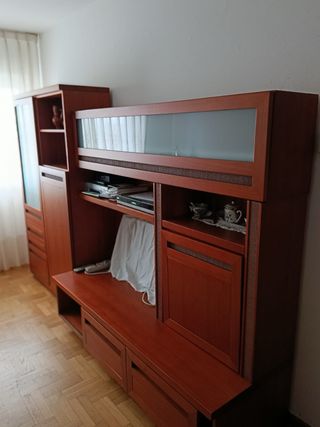 Mueble de salón completo con vitrina en madera