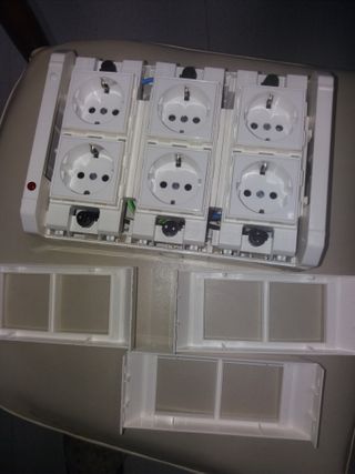 Caja 6 Enchufes Exteriores con Testigo