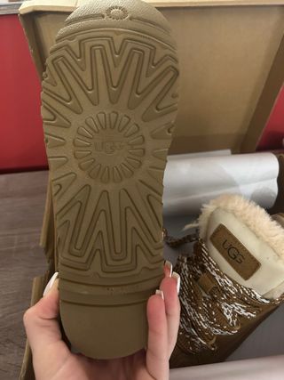 Botas UGG Lowmel Castanhas