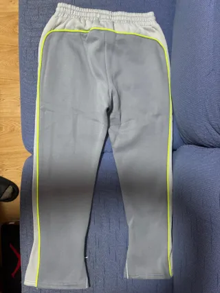 Conjunto SynaWorld Gris y Verde. venta en persona