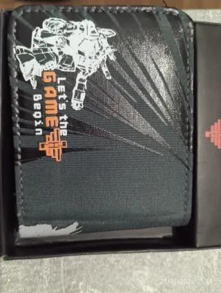 Cartera juvenil con diseño de robot