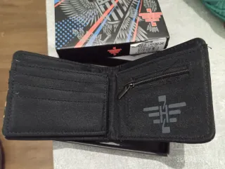 Cartera juvenil con diseño de robot