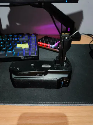 Canon EOS 300D + Grip BG-E1 + Funda