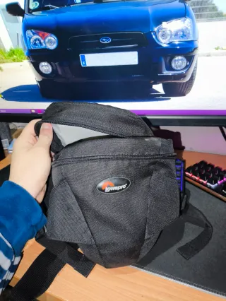 Canon EOS 300D + Grip BG-E1 + Funda