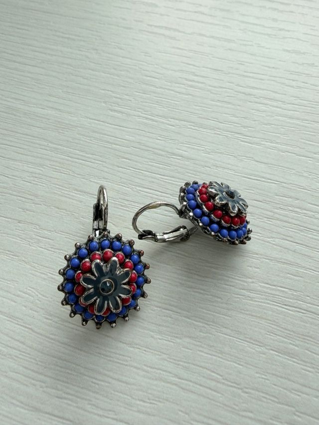 Pendientes florales azul y rojo