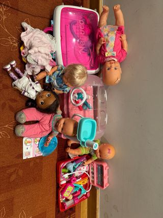 Lote de muñecos NENUCO y accesorios