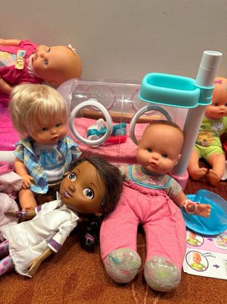 Lote de muñecos NENUCO y accesorios