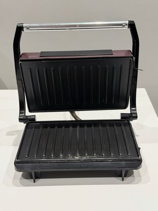Sandwichera Taurus Grill 700W Toast & co