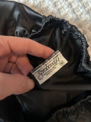 Pantalón corto lencero negro encaje