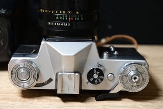 Cámara Zenit E + Objetivo Helios 44M