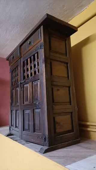 Aparador/recibidor de madera y metal