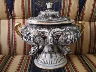 Sopera Clásica Portuguesa Cerámica Dorada