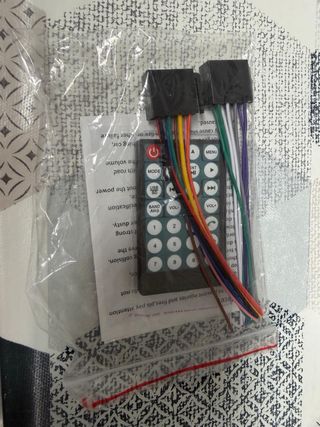 Radio 2DIN 7010B NUEVA y Cámara trasera LED – 45€