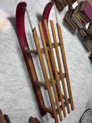 Trineo de nieve antiguo madera y metal