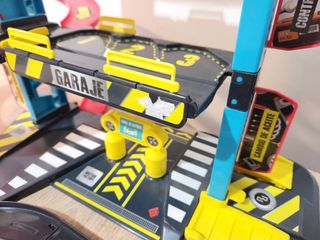 Parking de Coches Motor Factory