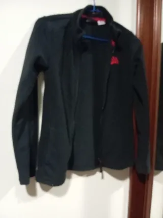 Chaqueta térmica negra 152 cm. 12 años