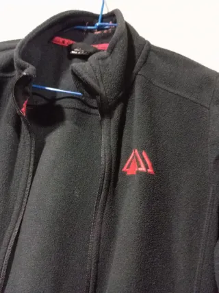 Chaqueta térmica negra 152 cm. 12 años