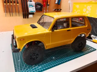 Carrocería Crawler Niva Amarilla