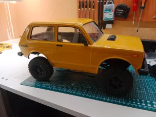 Carrocería Crawler Niva Amarilla