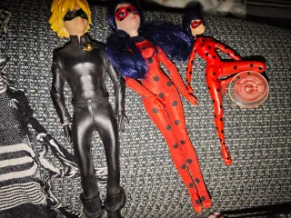 Figuras Ladybug y Cat Noir