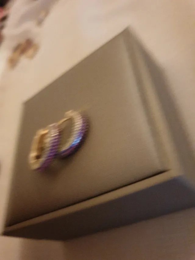 Pendientes chapados en oro con caja