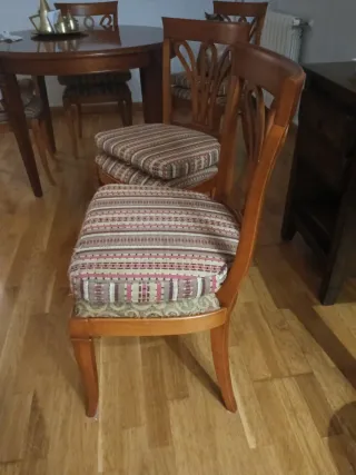 6 Sillas de Comedorde Roble macizas.