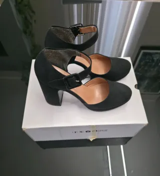 Sandali neri con tacco donna