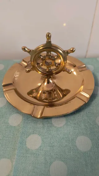 Cenicero Timón Vintage Latón