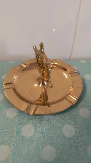 Cenicero Timón Vintage Latón