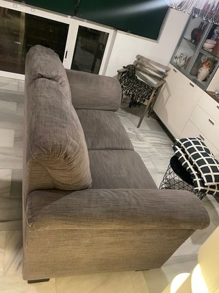 Sofá de tela gris