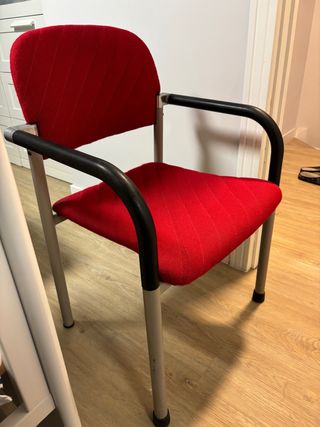 Sillas con Reposabrazos Rojas