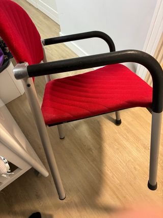 Sillas con Reposabrazos Rojas