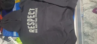 Sudadera con mensaje Respect