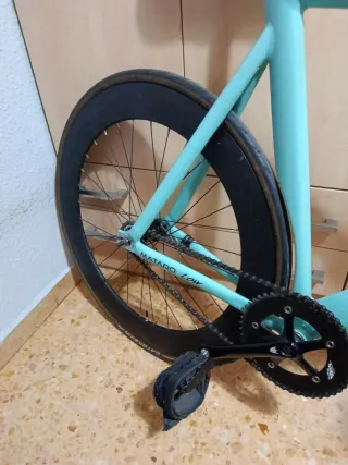 Fixie Aventon Mataro Low Pista
