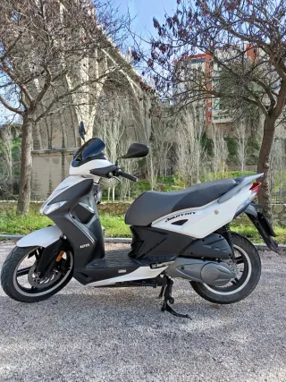 Kymco Agility City 125 Scooter Blanca