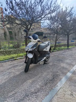 Kymco Agility City 125 Scooter Blanca
