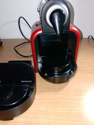 Cafetera Nespresso DeLonghi EN 95 R Roja