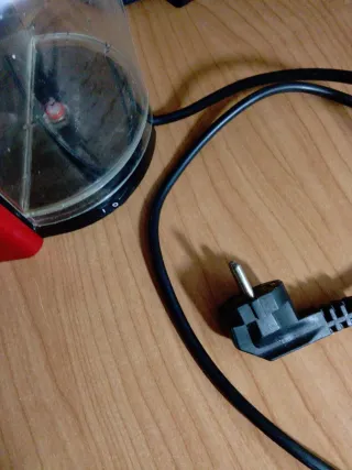 Cafetera Nespresso DeLonghi EN 95 R Roja