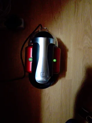 Cafetera Nespresso DeLonghi EN 95 R Roja