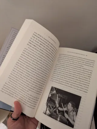 The Storyteller: Historias de vida y música