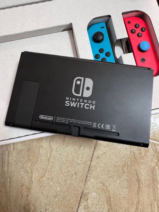 Nintendo Switch + 2 juegos y accesorios