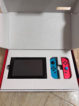 Nintendo Switch + 2 juegos y accesorios