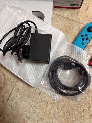 Nintendo Switch + 2 juegos y accesorios