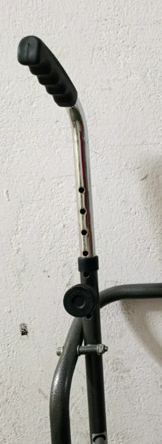 Andador de Alta Resistencia - ¡Solo 1 mes de uso!