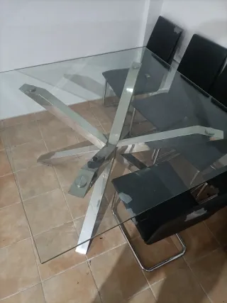 Mesa cristal base metal plateado 170x170.