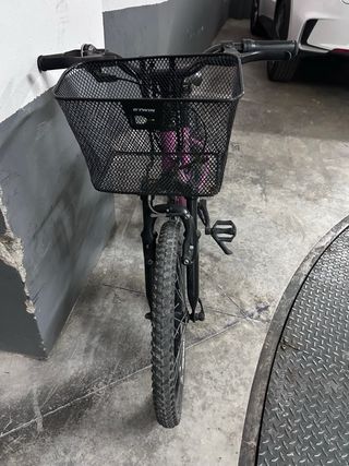 Bicicleta niña rosa con cesta