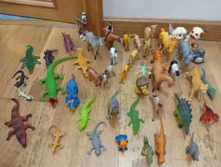 Lote de animales de juguete