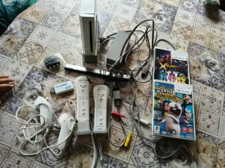 Consola Nintendo Wii Blanca + Juegos y Accesorios