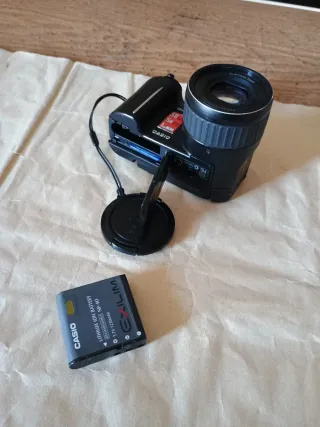 Cámara Casio Negra MPEG-4